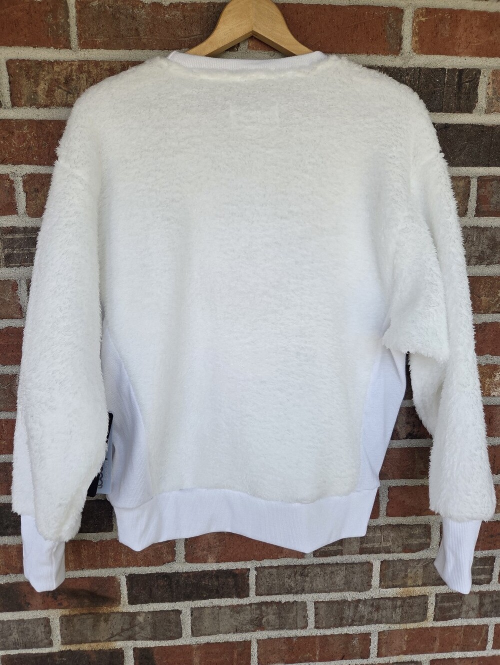 NWT Indianapolis Colts Women's White Embroidered Embellished Rhinestone Pullover - Picture 3 of 7